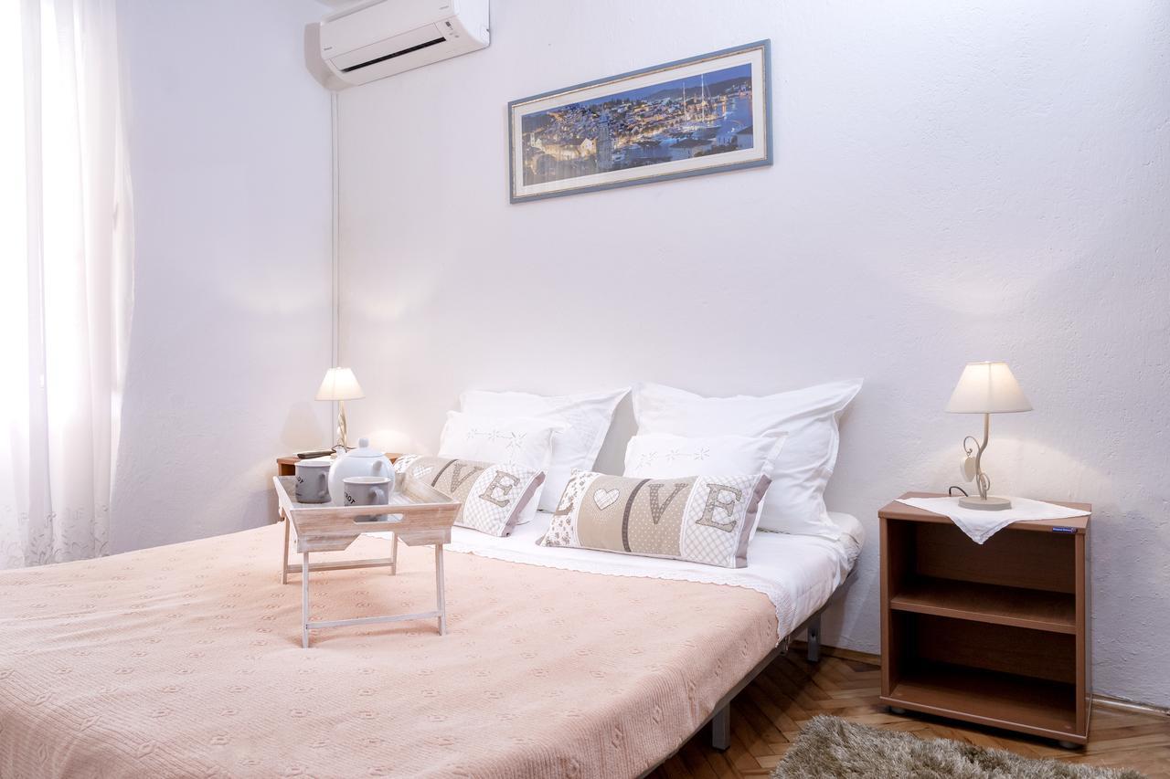 Guesthouse Wish Stari Grad  Exterior photo