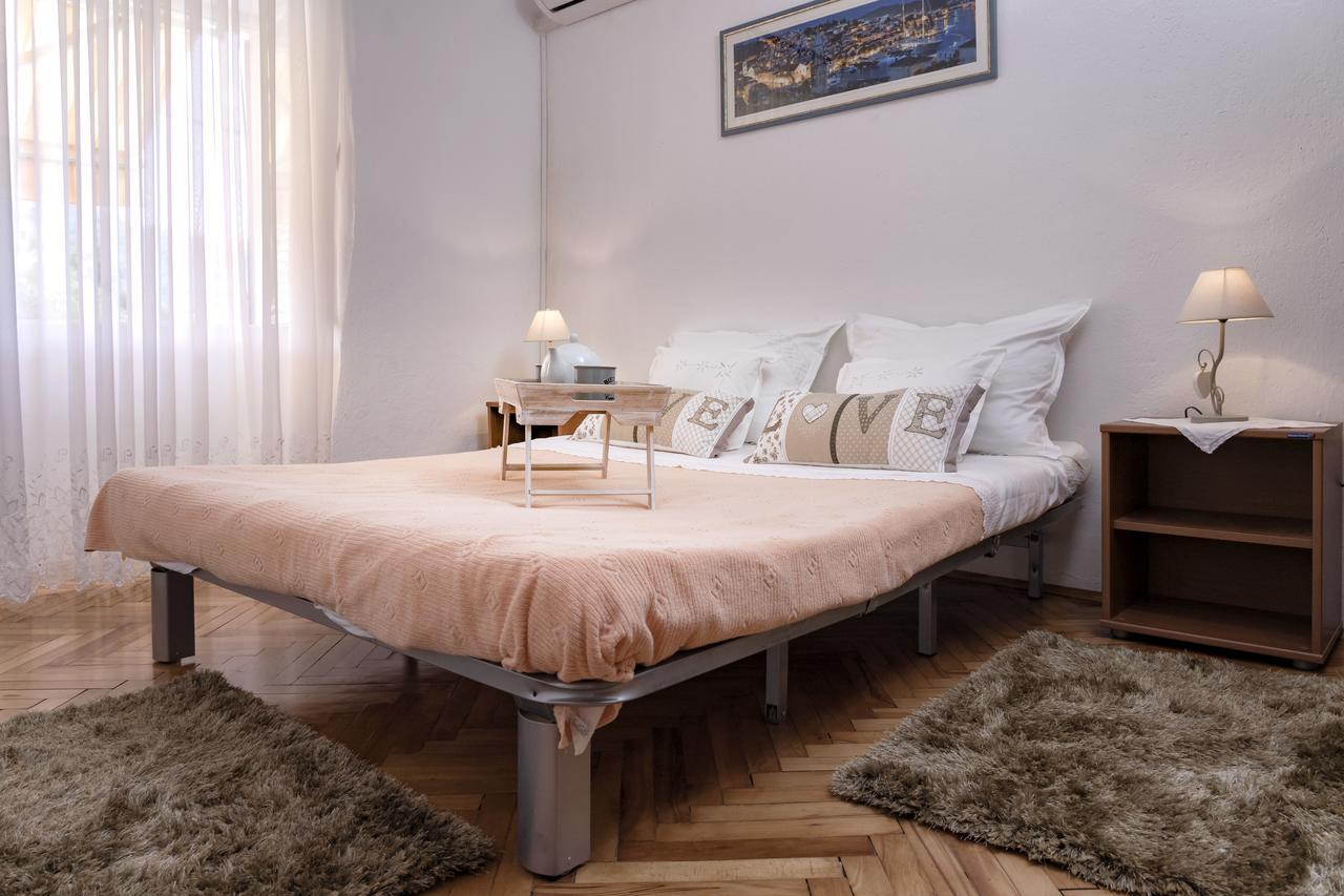 Guesthouse Wish Stari Grad  Exterior photo