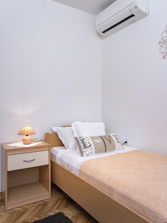Guesthouse Wish Stari Grad  Exterior photo
