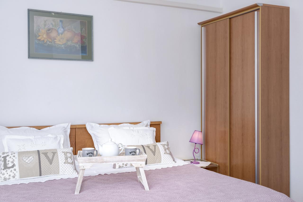 Guesthouse Wish Stari Grad  Exterior photo