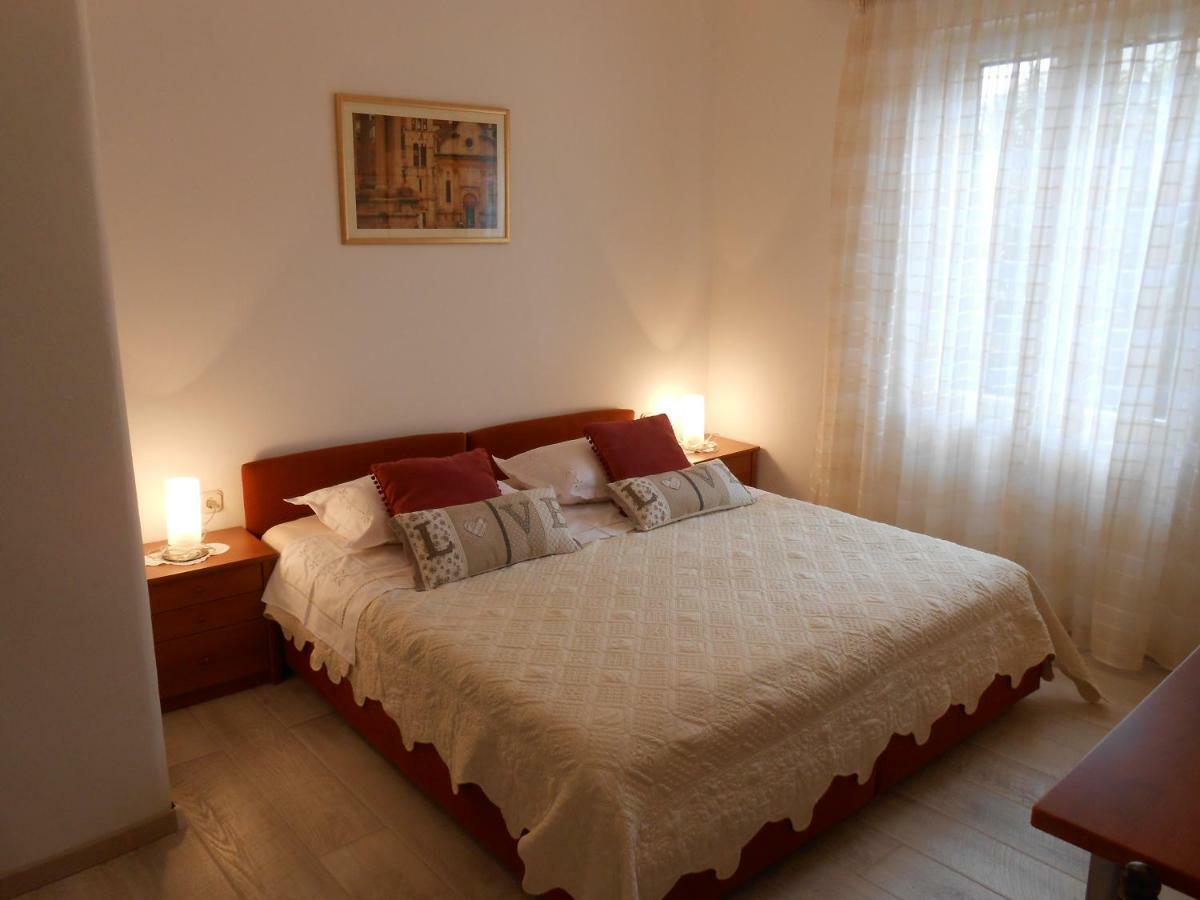 Guesthouse Wish Stari Grad  Exterior photo