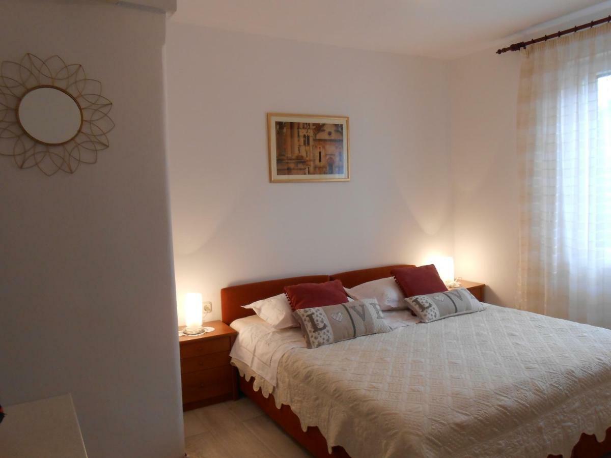Guesthouse Wish Stari Grad  Exterior photo