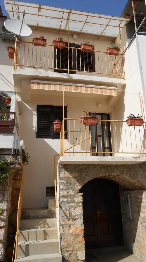 Guesthouse Wish Stari Grad  Exterior photo