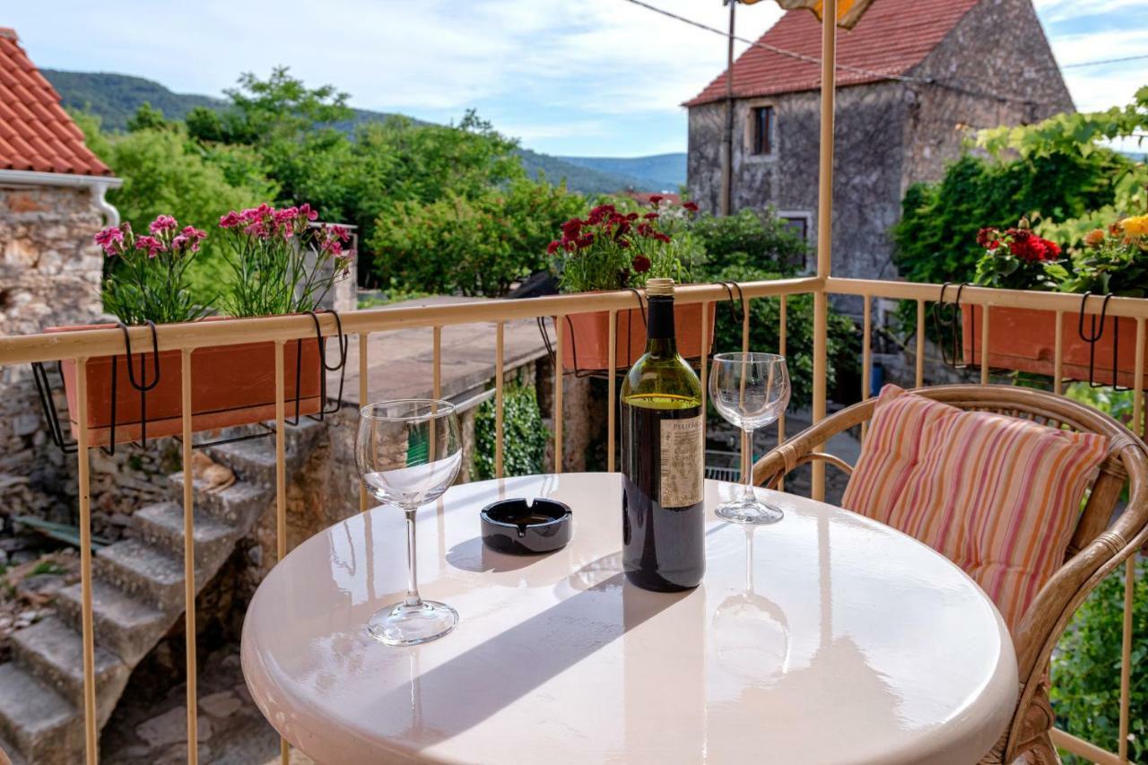Guesthouse Wish Stari Grad  Exterior photo