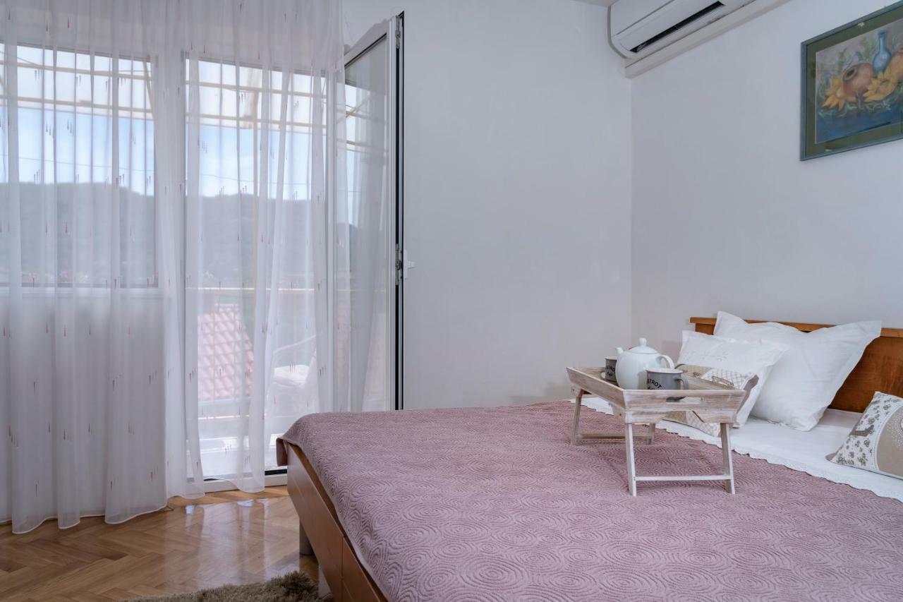 Guesthouse Wish Stari Grad  Exterior photo