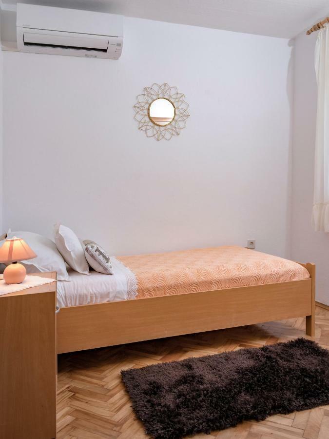 Guesthouse Wish Stari Grad  Exterior photo
